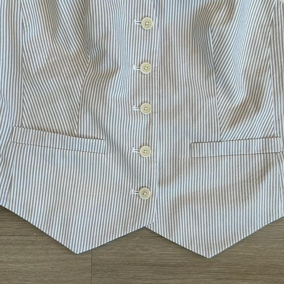 J peterman Florentine Seersucker Vest Color: Khaki White size xs NWOT - Picture 3 of 5